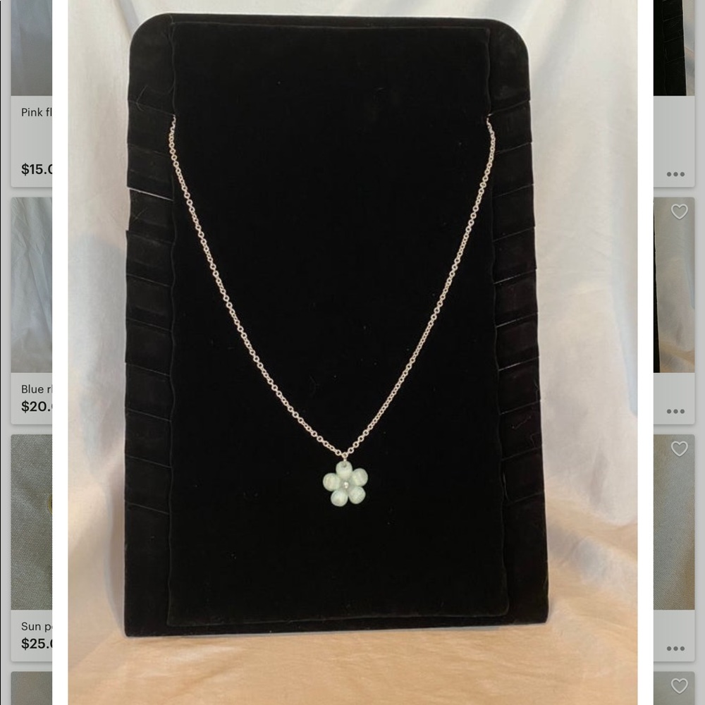 Blue flower pendant necklace